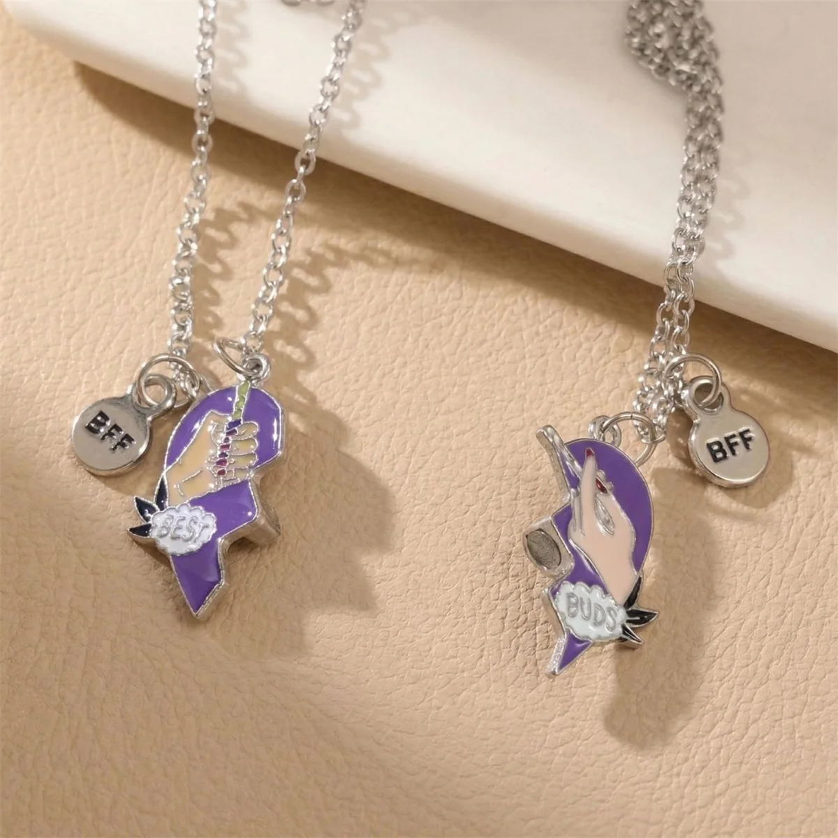 2 Stück, niedliche und einzigartige Herzförmige Magnetkette, süßer Anhänger, Schlüsselbein-Kette, Accessoire, Geschenk für Freunde, Familie, Paare. – Detail 3