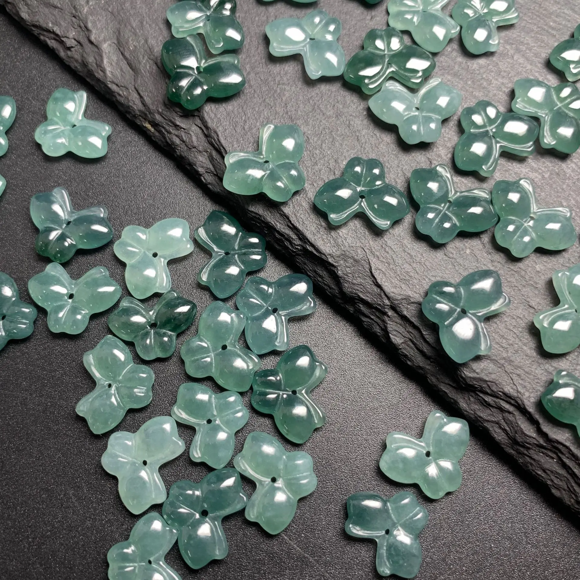 Natural A-grade Transparent Jade Butterfly Pendant for DIY Jewelry Making Wholesale Transparent Butterfly Necklace Accessories