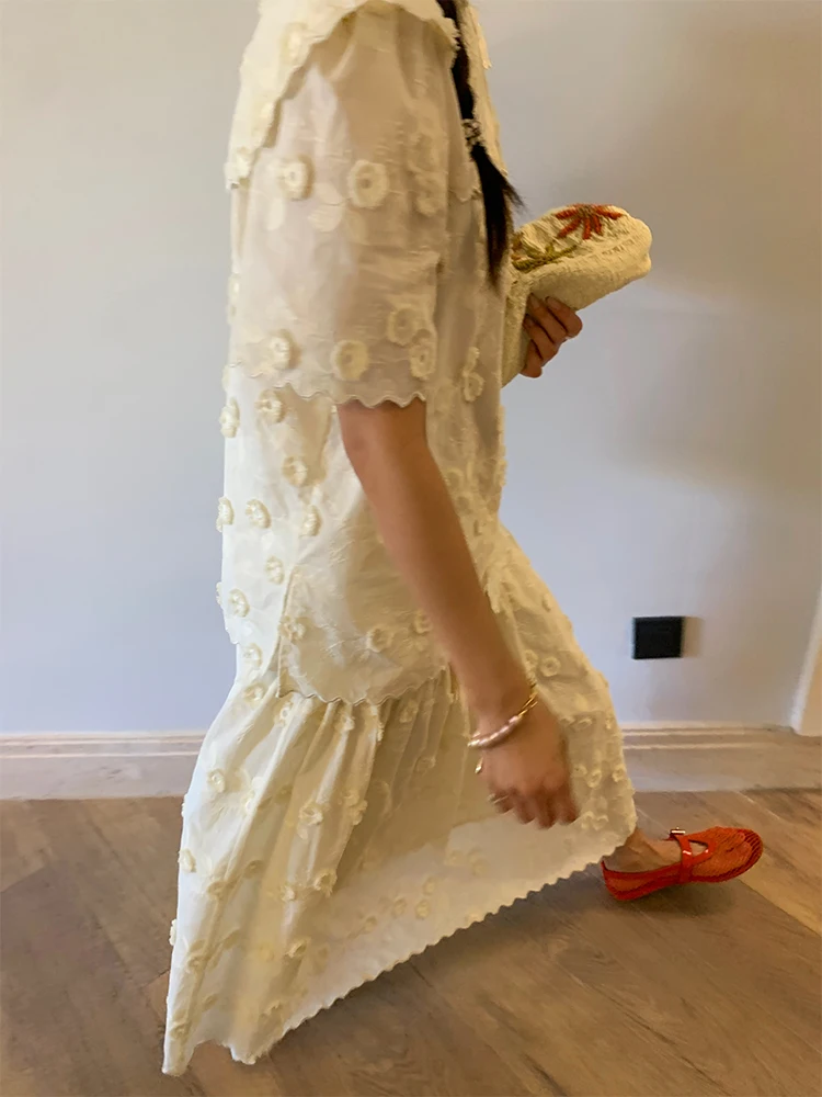 Conjunto de Moda Primavera Bordado Csa Fena + Saia  de Manga Curta em Aodão Tamanho Pequ gável com Botão