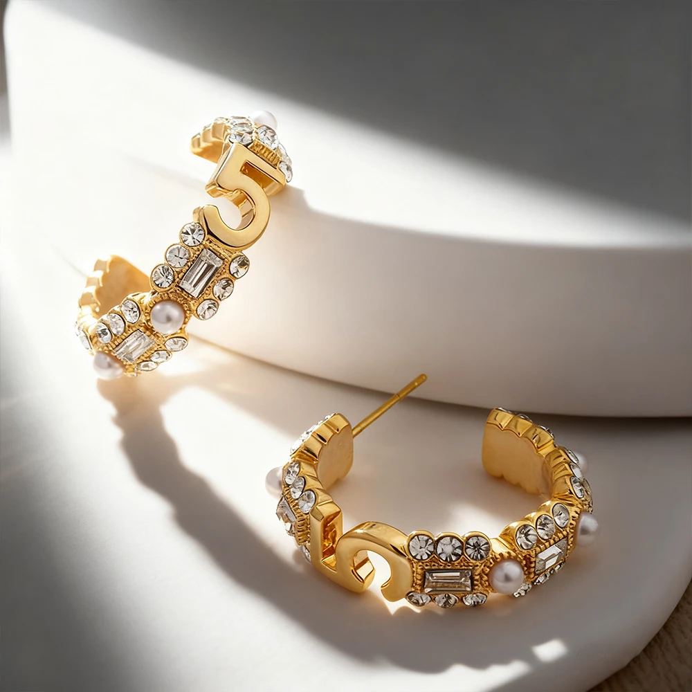 Small Fragrant Style Diamond Studded Number 5 Light Luxury Premium Earrings Personalized Fashion Commuting Temperament Versatile