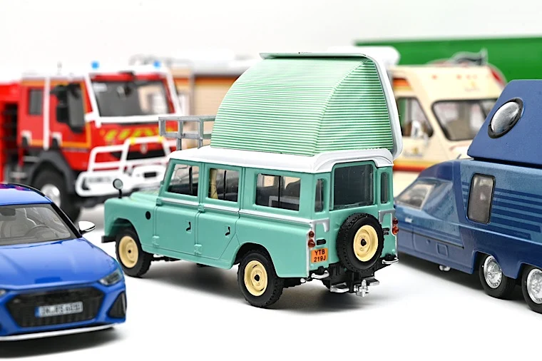 

IXO LAND ROVER Recreational Vehicle 1:43 Alloy car mode Toys
