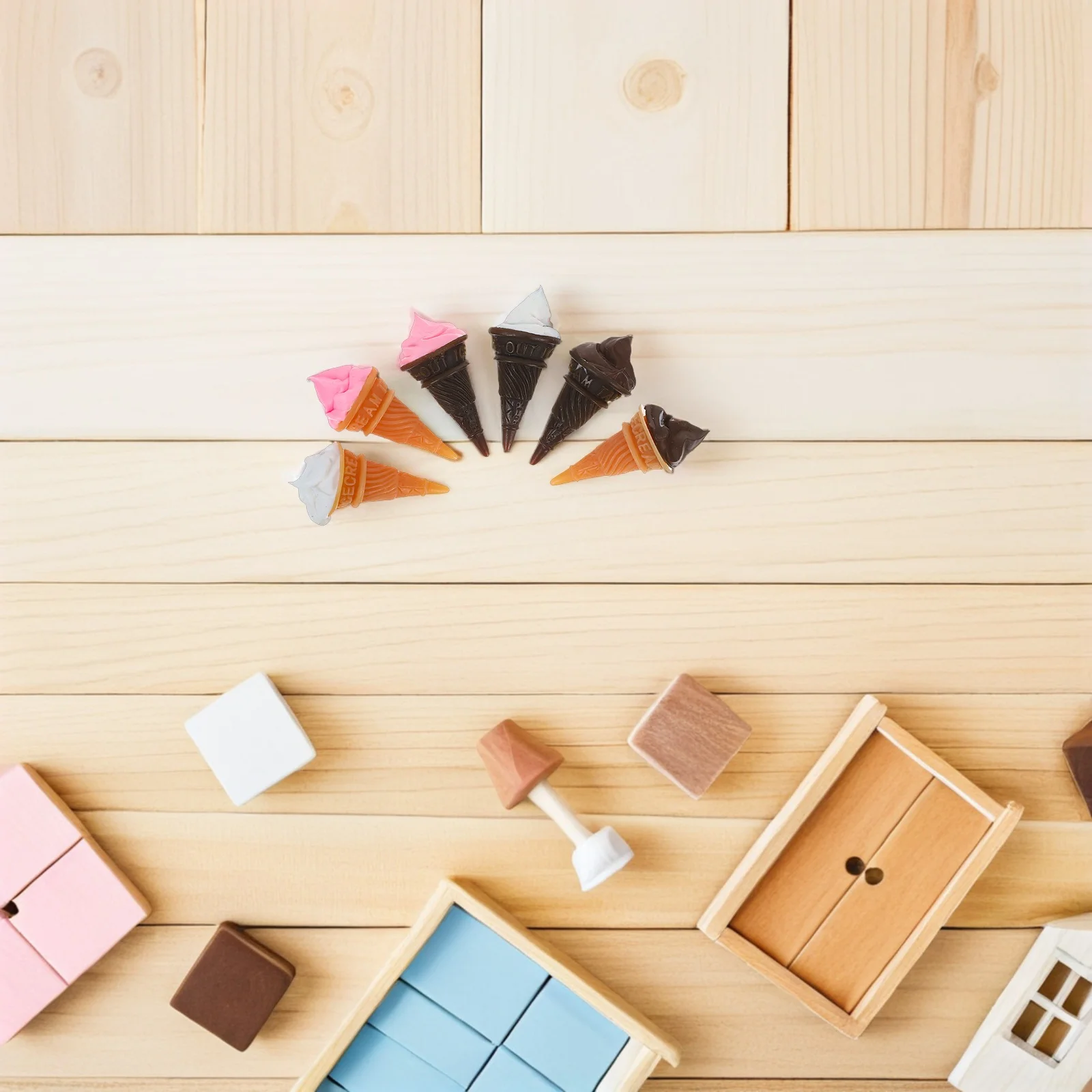 12 mini cornets de crème glacée en résine, décorations de desserts miniatures pour maison de poupée, simulation réaliste de friandises, scène à petite échelle