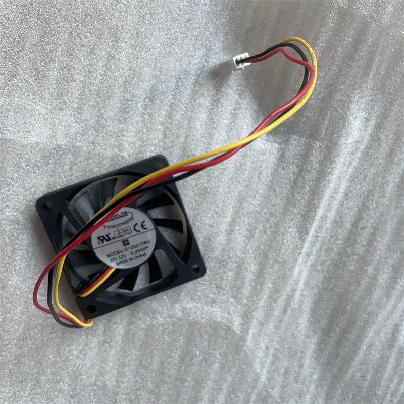 60X60X10MM R 126010 Охлаждающий вентилятор BU 12 В 0,35 А 3 провода 6010
