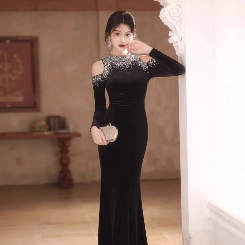 Factory in Stock Wholesale New Elegant and Beautiful off-Shoulder Long Sleeve Banquet Host Black Mermaid Evening Dress for Women