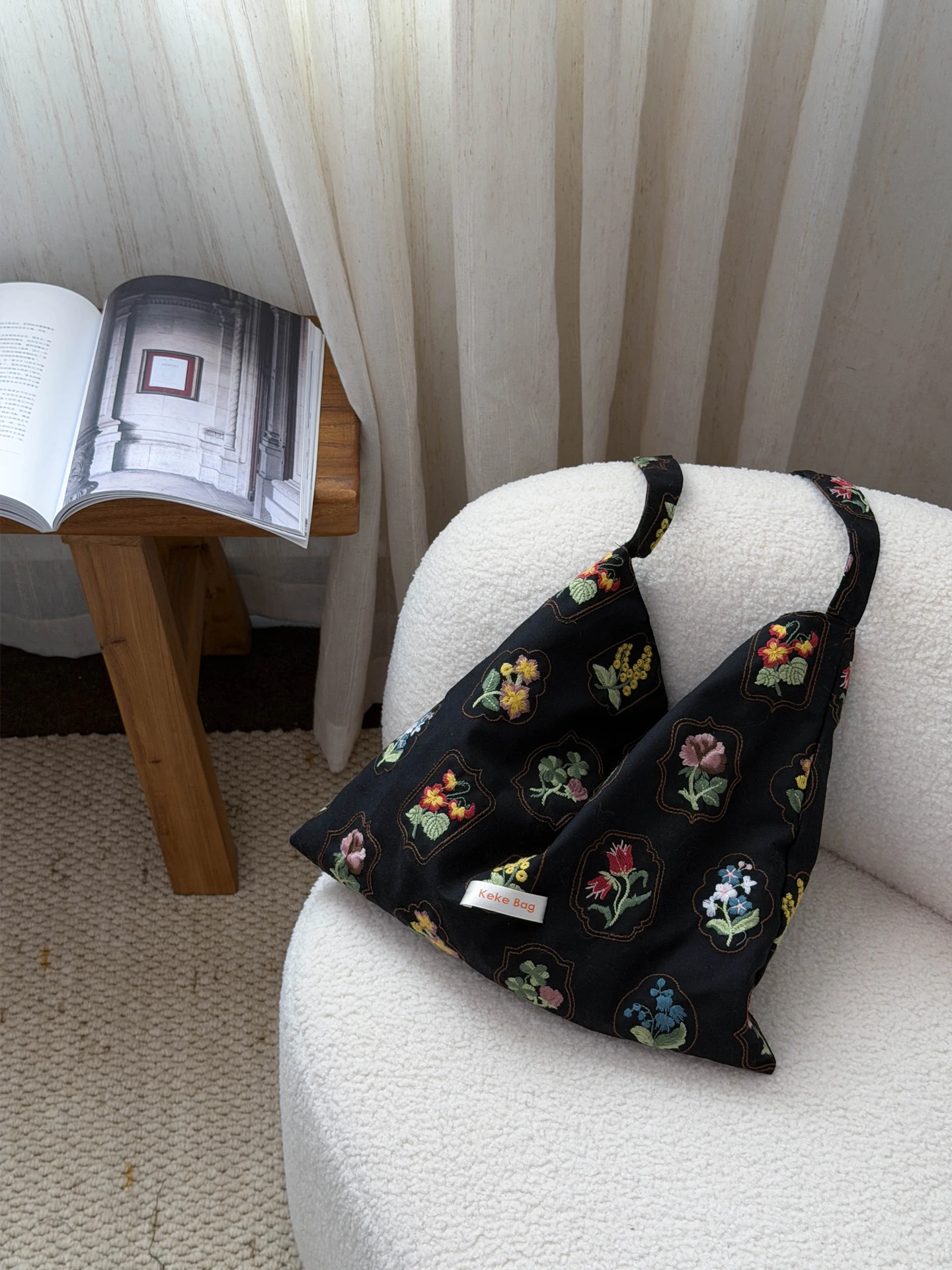 レトロな雰囲気の花柄刺繍トートバッグ-シングルショルダー-フォレストシステム-ヴィンテージバッグ-keke-花言葉-オリジナルデザイン-シルバー