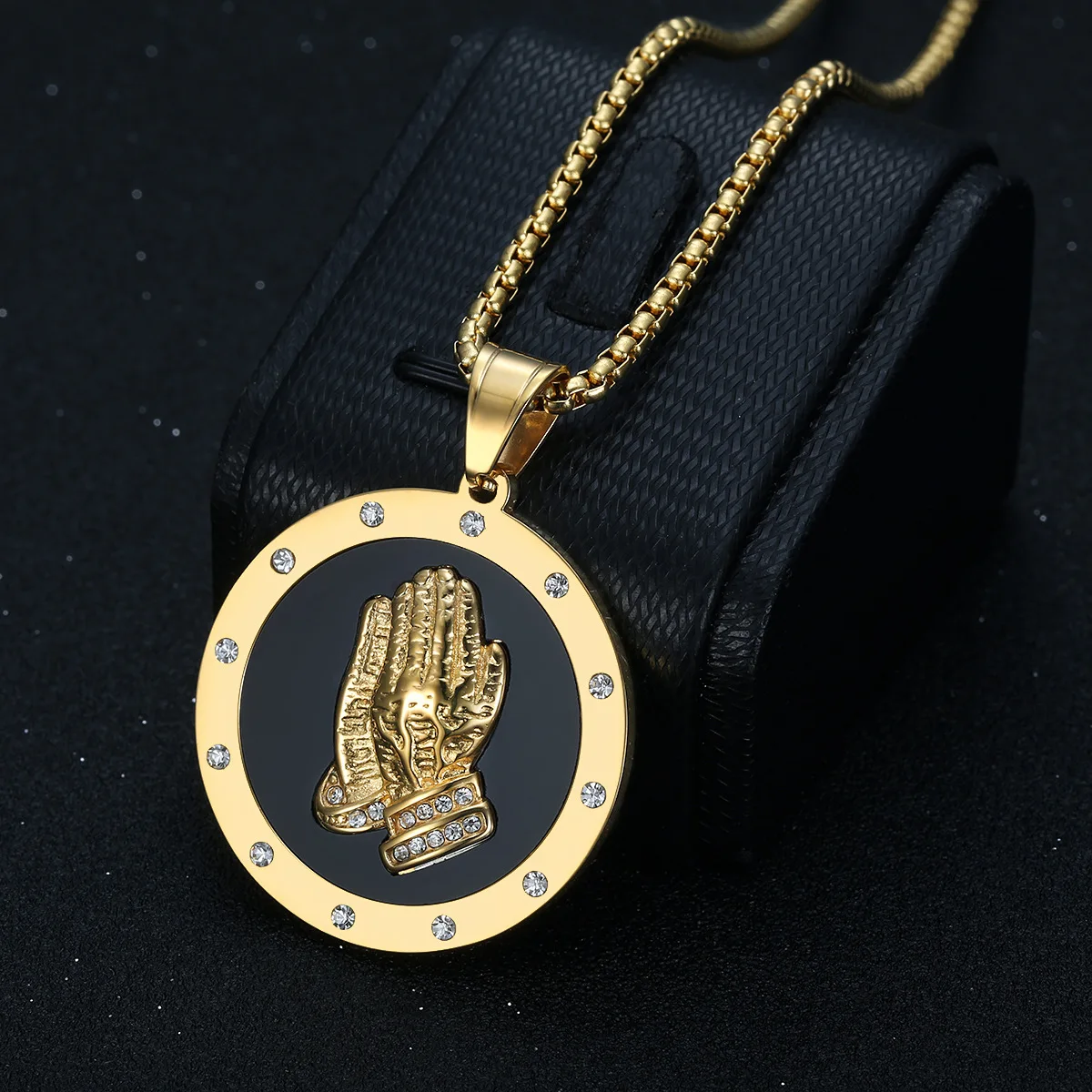 

Besiko Stainless Steel Buddha Hand Gold Plated Chain Rap Singer Pendant Necklace Prayer Party Gifts jewelry Wholesale