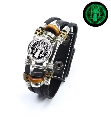 سوار جلدي متعدد الطبقات مع زر تثبيت قابل للتعديل ، ميدالية القديس البندكت المضيئة ، زجاج سان بينيتو ذو القبة ، إكسسوارات دينية