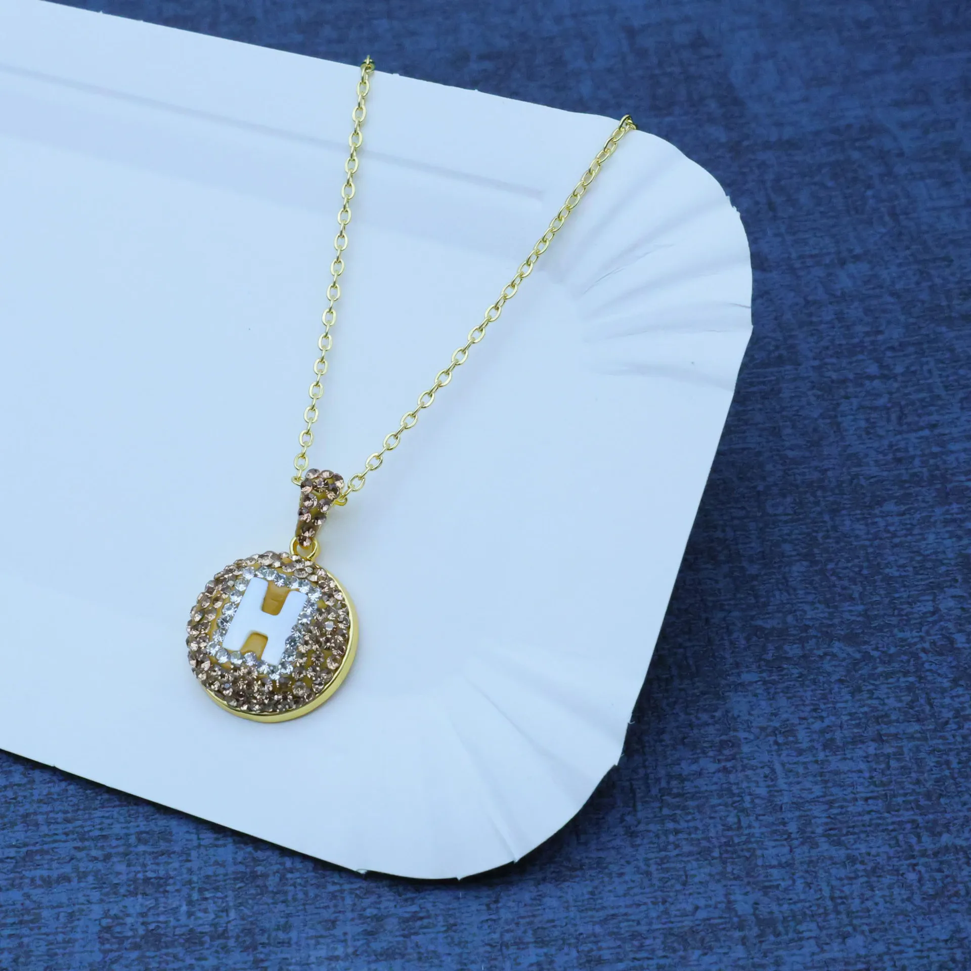 DIY accessories Cross-border natural shell carving high-end letter H, I, J, K, L, M, N, O, P, Q jewelry
