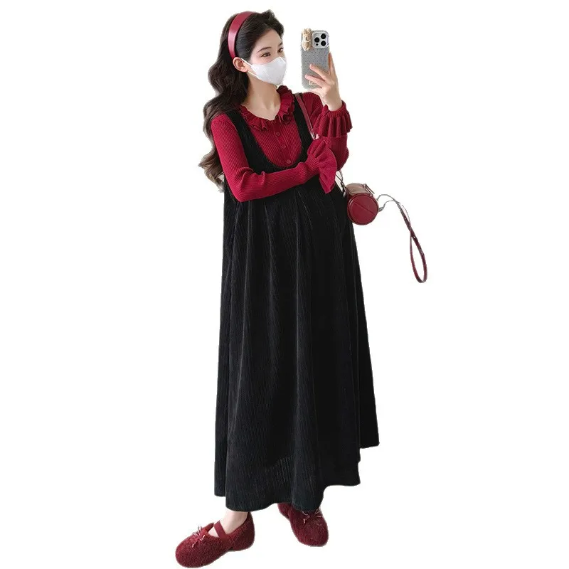 ملابس الأمومة لخريف 2025 قميص أساسي بأكمام طويلة أحمر فرنسي طراز جديد وفستان قصير أسود أنيق طقم مكون من قطعتين