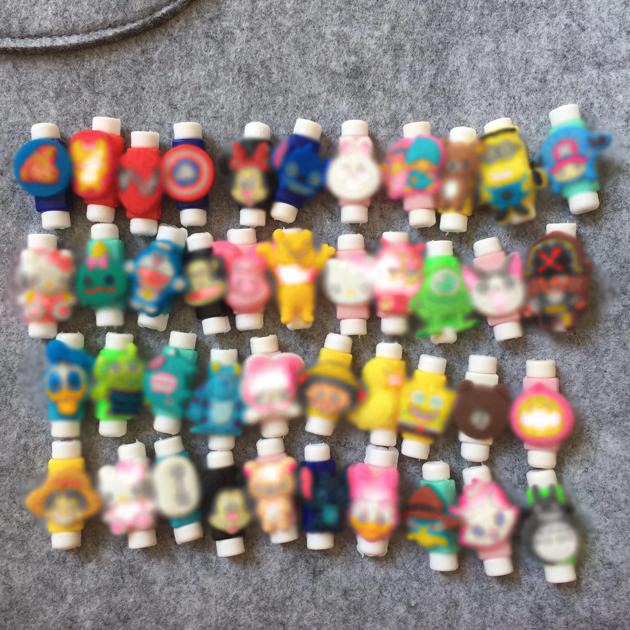 ถุงโชคดี5ชิ้นสำหรับสายข้อมูลการ์ตูนน่ารักสายชาร์จเคสโทรศัพท์กันกระแทกสายป้องกันการแตกหัก