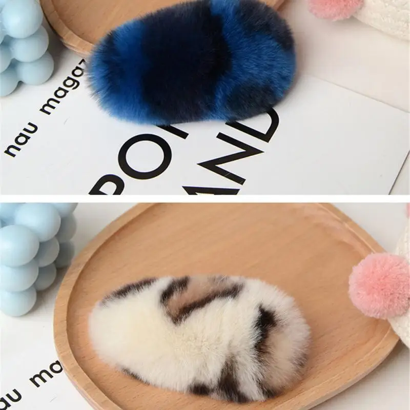 1Pc Winter Plush Solid Color Faux Fur Hairpin Women Hair Barrettes Triangle Fluffy Edge Clip BB Clip Hair Clip Hair Accessories