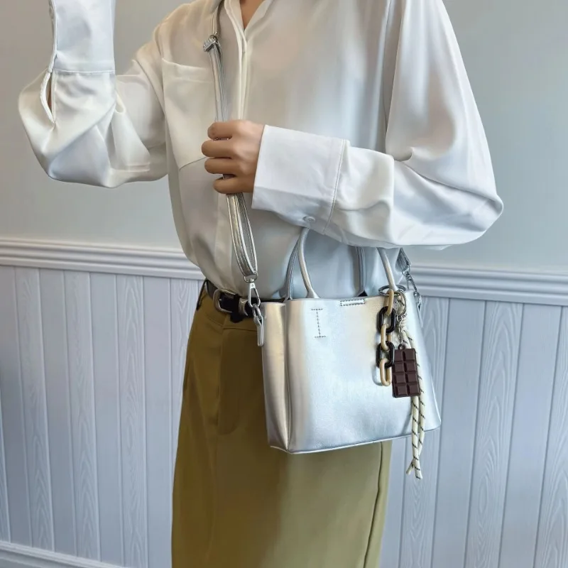 Женская кожаная сумка через плечо в стиле ретро с масляным воском, новинка 2025 года, модная универсальная сумка, высококачественная пригородная сумка-мессенджер