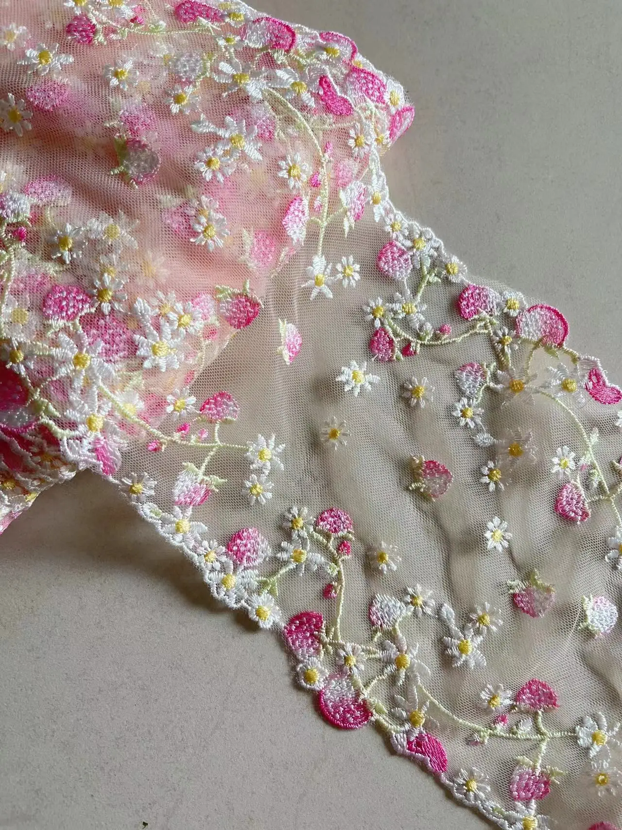 20Yards Pink Strawberry Embroidered Tulle Lace Trimmings Dress Laces Fabric Sewing Girl Lingerie Underwear Crafts Material