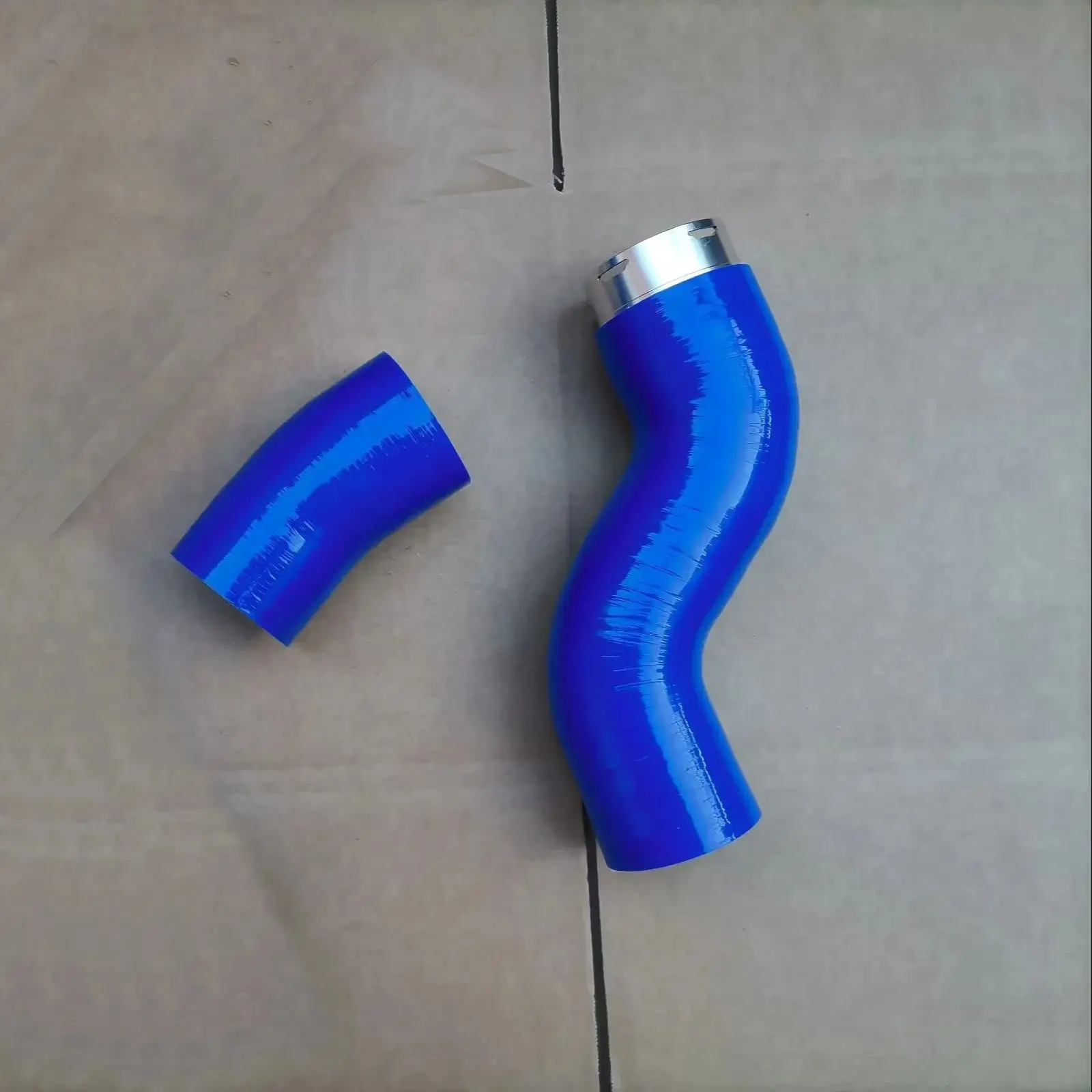 

Силиконовый патрубок интеркулера турбонаддува для GWM HAVAL 2.4L GW4D24 Turbo Diesel 2024 1119340XGW04A