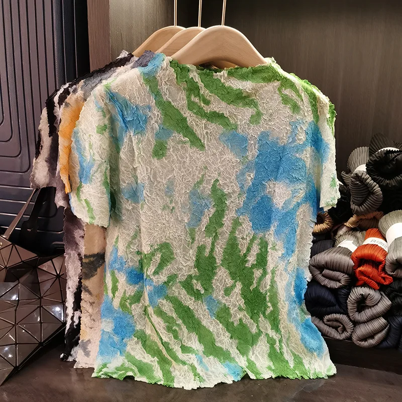 مياكي مطوي تي شيرت 2025 الصيف أضعاف جديد سليم Plisse ليوبارد طباعة الوقوف طوق الطية تي شيرت البلوز الطيات القمم الإناث