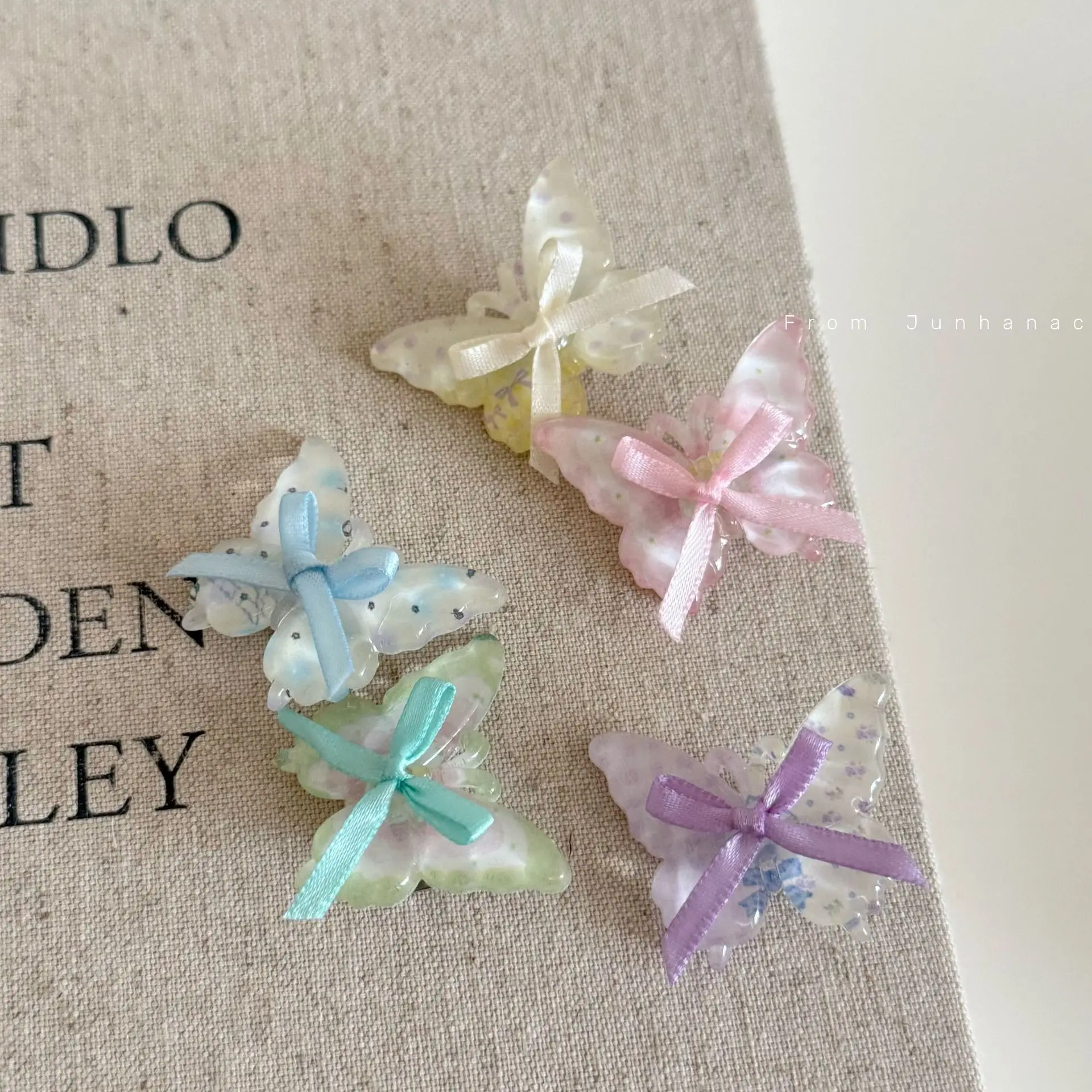 

New Sweet Jelly Candy Color Butterfly Hair Clip for Women Cute Side Bangs Butterfly Knot Hairpin Girls Hair Accessories