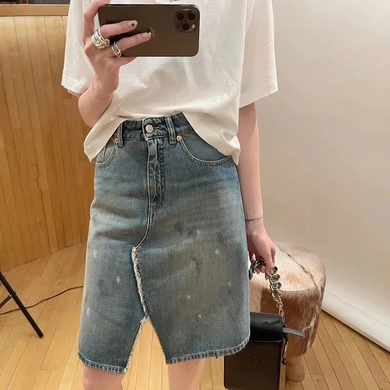 

Denim Skirt For Women 2024 New Early Autumn High Waist Vintage Light Blue Frayed Hem Split Paint-Splattered A-Line Runway Style