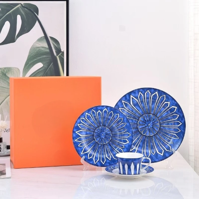 

Роскошный синий набор посуды из костяного фарфора с принтом в европейском стиле, четыре кофейных чашки, домашний дисплей и подарок