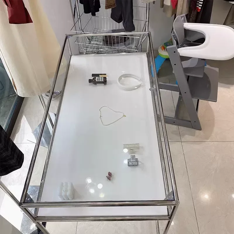 Clothing store, jewelry store, glass stainless steel display stand, Nakajima display rack, computer desk props in the middle