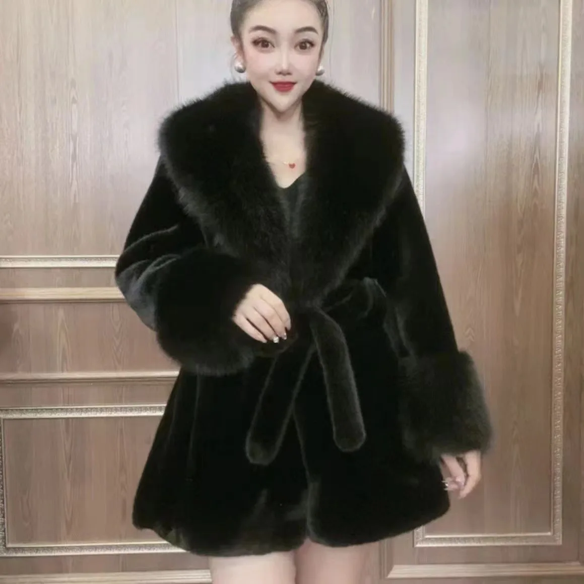 2025 Winter New Fur Coat High-End Feel Mink Fur Jacket Women Fashion Comfortable Warm Tie Waist Loose Mid-Length Fur Coat Female