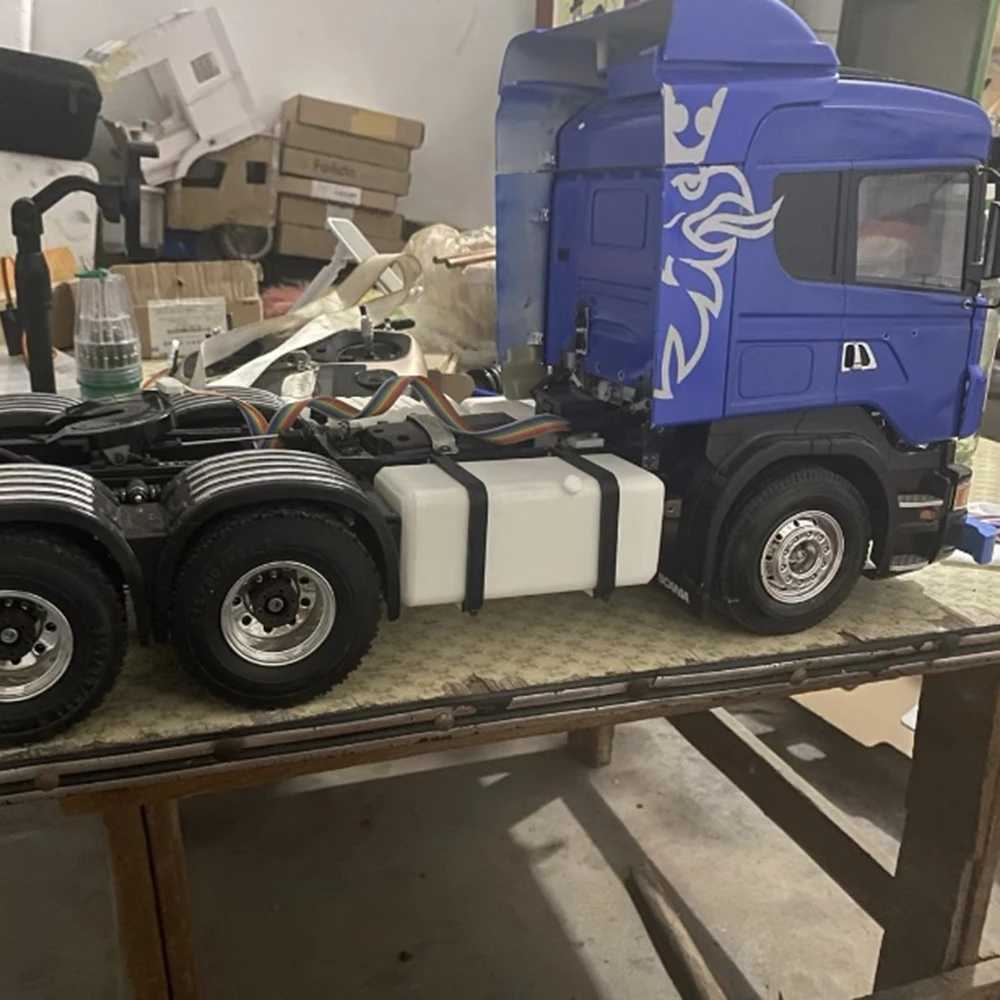 Decorazione del serbatoio del carburante di simulazione in plastica per 1/14 Tamiya RC autocarro con cassone ribaltabile SCANIA 770S VOLVO 750 Mercedes-Benz ACTROS 3363 MAN Parti
