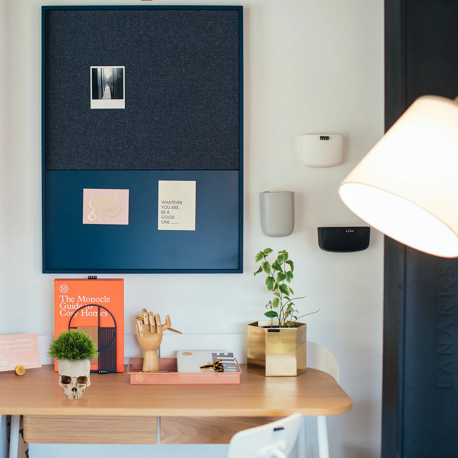 

1Pcs Skull Resin Flower Pot Durable Succulent Planter Halloween Home Yard Garden Decor Flower Container Home Adornment