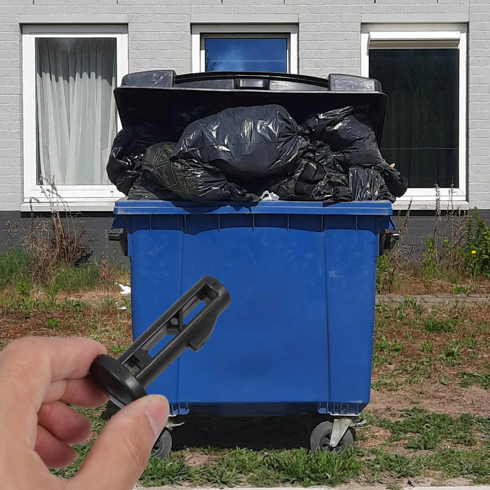 

10Pcs Trash Bin Lid Latch Durable Plastic Easy Install Universal Design for Various Bins Wheelie Bin Lid Clips