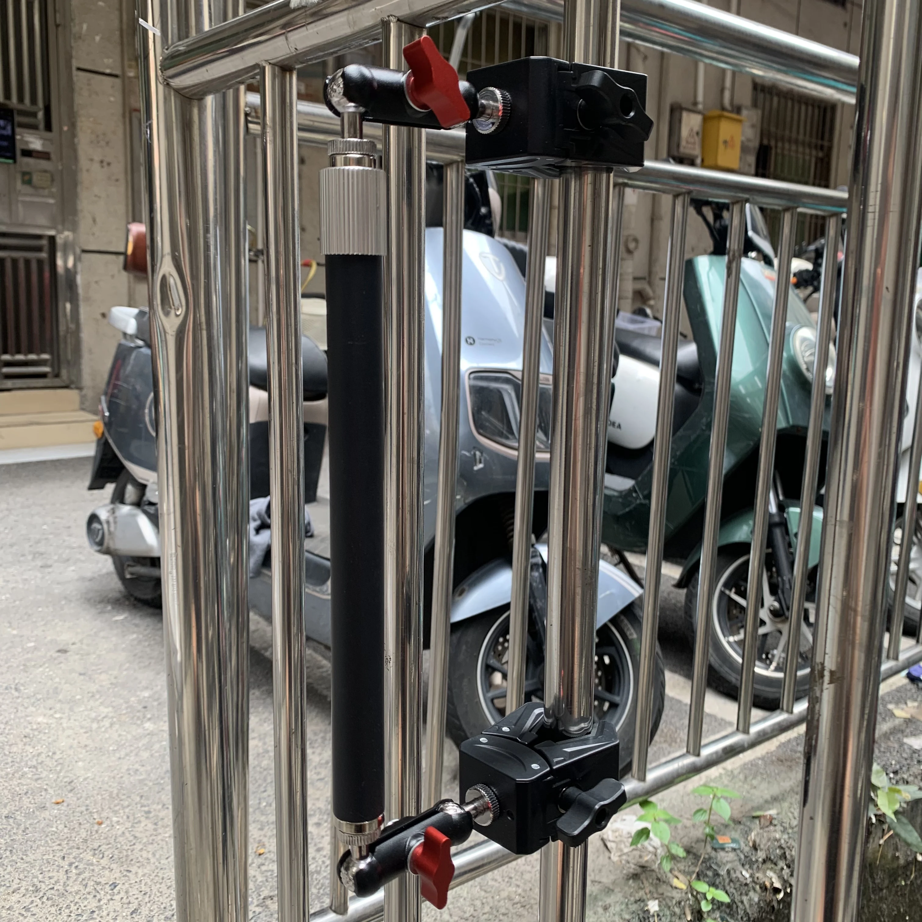 360° Rotatable Mechanical Metal Pea Clip with Extendable Rod Round Tube Fixation Clamp Bracket for Adjustable Support Systems - view 3