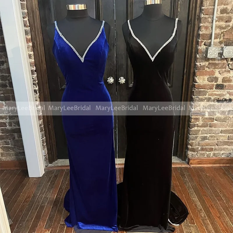 

Simple Velvet Bridesmaid Dresses with Rhinestone Plunging V-Neck Black Royal Blue Mermaid Bridal Party Dress Sexy Low Back Gowns