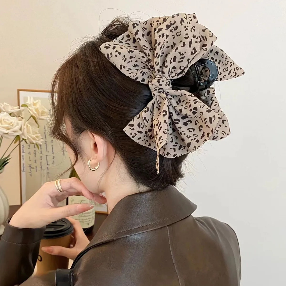 Koreanische Retro Leoparden-Haarspange - Große Modische Haarklammer, Schickes Haaraccessoire für Frauen