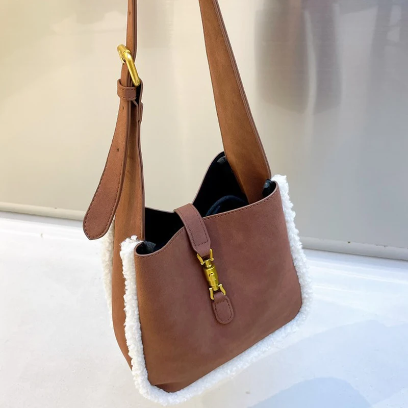 England Style Faux Suede Bags For Womens Luxury Designer Handbags Purses 2023 New In Plush Trim Lock With Inner Pocket Shoulder