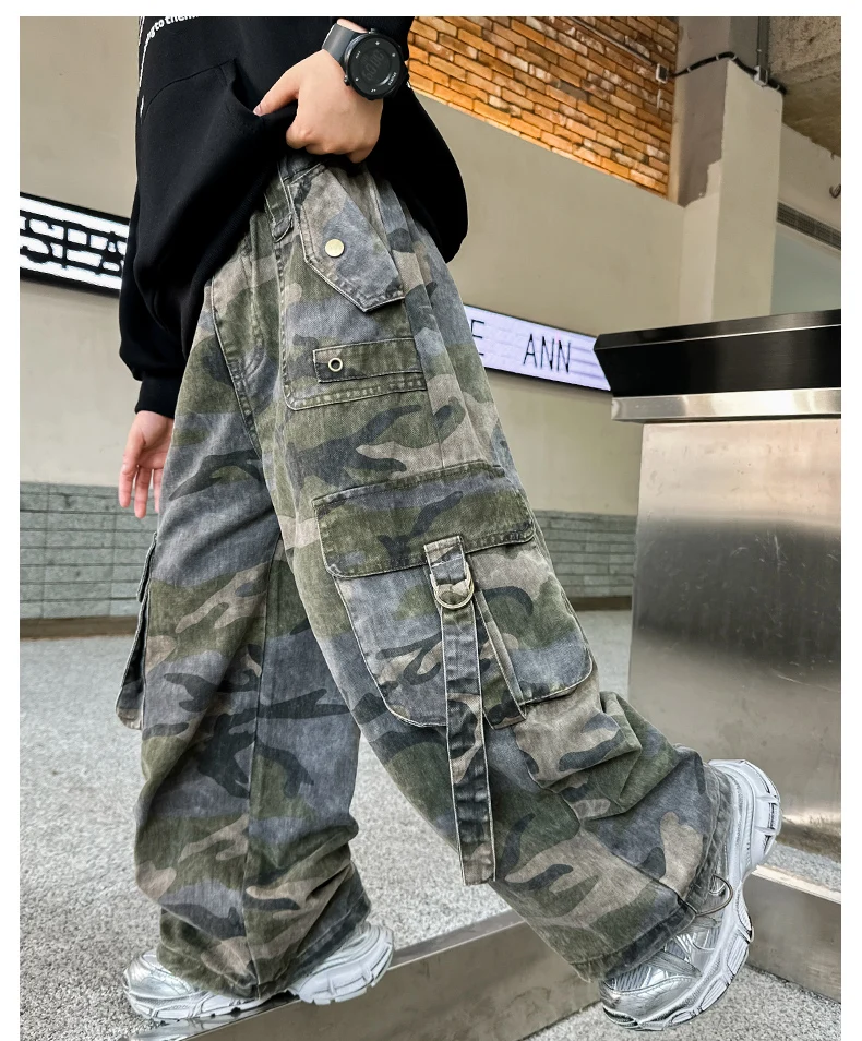Neue stylische Herbst-Cargo-Hosen mit mehreren Taschen im Camouflage-Look für Teenager-Jungen, locker geschnittene, lässige Harajuku-Hip-Hop-Y2K-Hosen, Größe 5-14 Jahre. – Detail 9