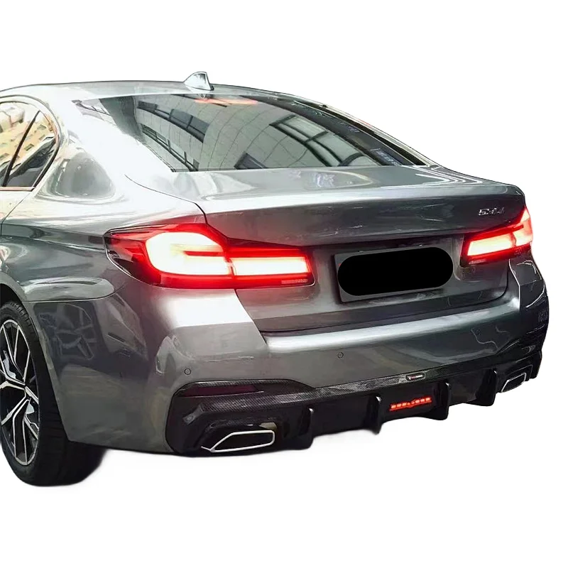 High quality TAKD style dry carbon fiber with light rear diffuser for the 21-23 year BMW 5 Series G30 G38 body kit