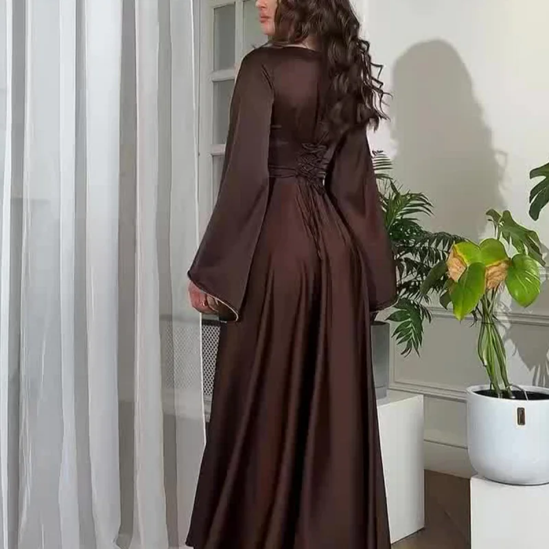 2025Vestido de satén de manga larga con correa de diamantes de imitación ajustado de primavera para mujer