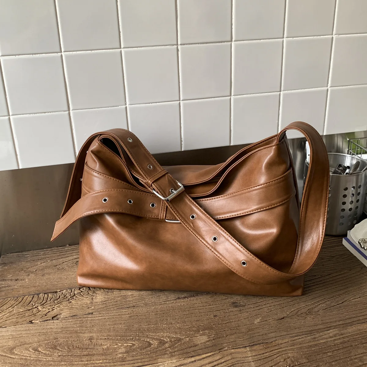 

2025 Autumn Vintage Tote Bag, Color Block Shoulder Purse, Women's Niche Crossbody, Luxe Day to Night Bag, Casual Sling Bag