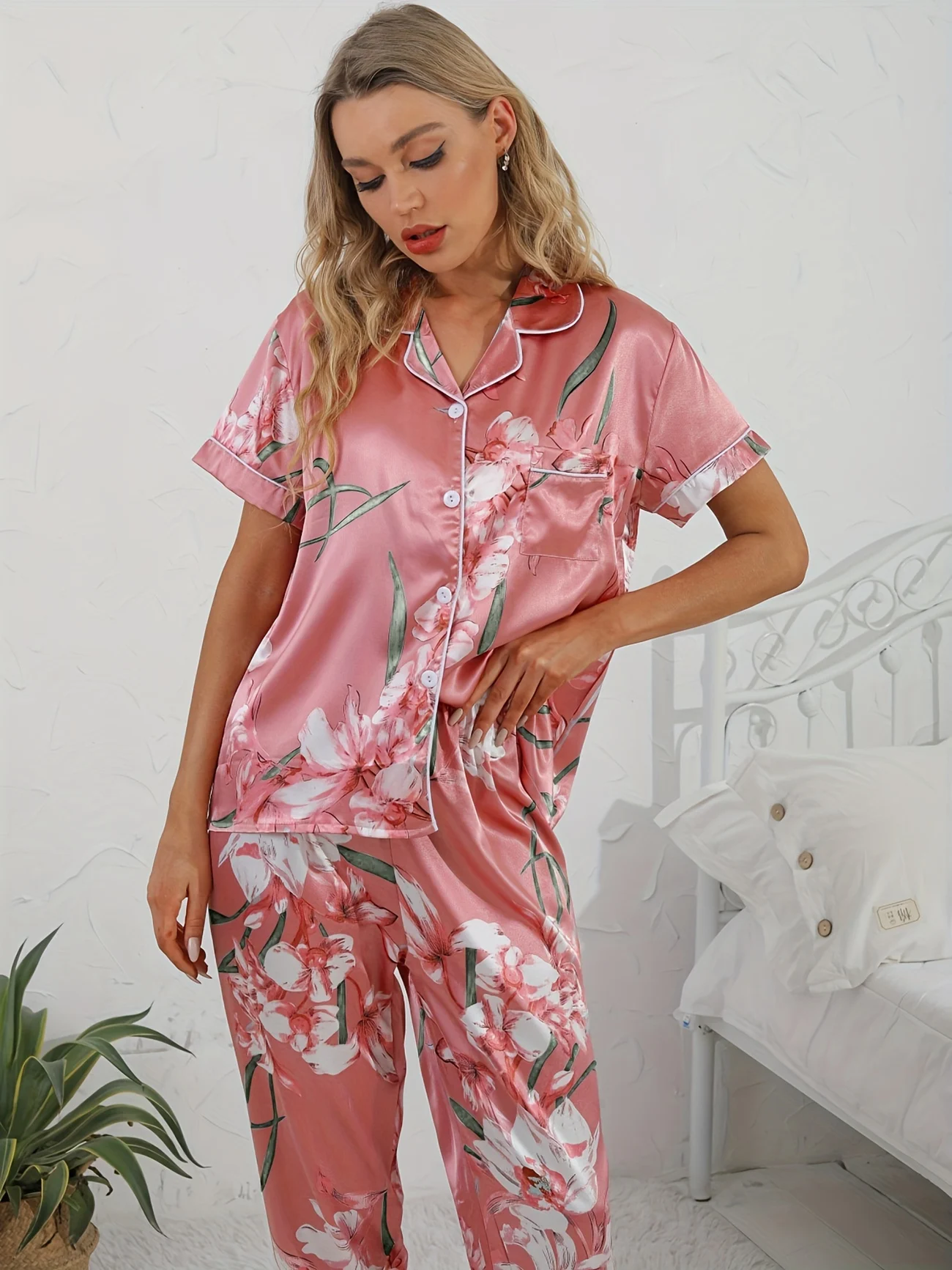 Floral Print Satin Pajama Set Smooth & Comfort Short Sleeve Button Lapel Top & Cozy Long Pants Women\'s Loungewear & Sleepwear