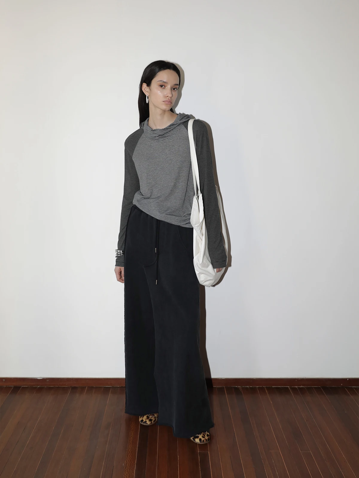 

Molin Maison Fudge Zippered Hoodie Casual Long Sleeve round Neck Knitted Top Korean Style Slim Fit Rell Wool Blend Summer Wear