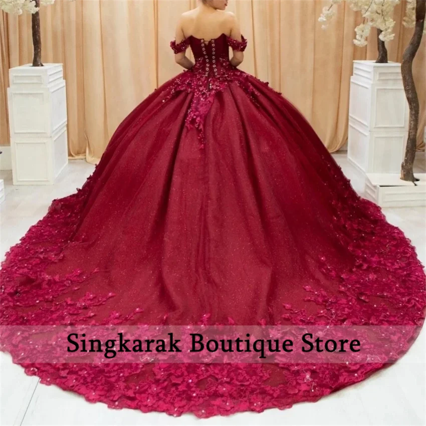 Luxuriöse Burgunder-Quinceanera-Kleider mit Perlen, Schmetterlingsapplikationen, Kristallen, Geburtstagsfeier, süßes 16-Kleid, individuell gestaltet