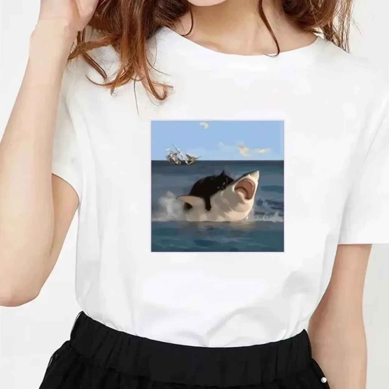 Funny Cat Bites Shark T-shirt Fun Art and Cat Lovers Print Women T-Shirts Tops Hip Hop Female Clothing Fashion O-Neck Streetwear