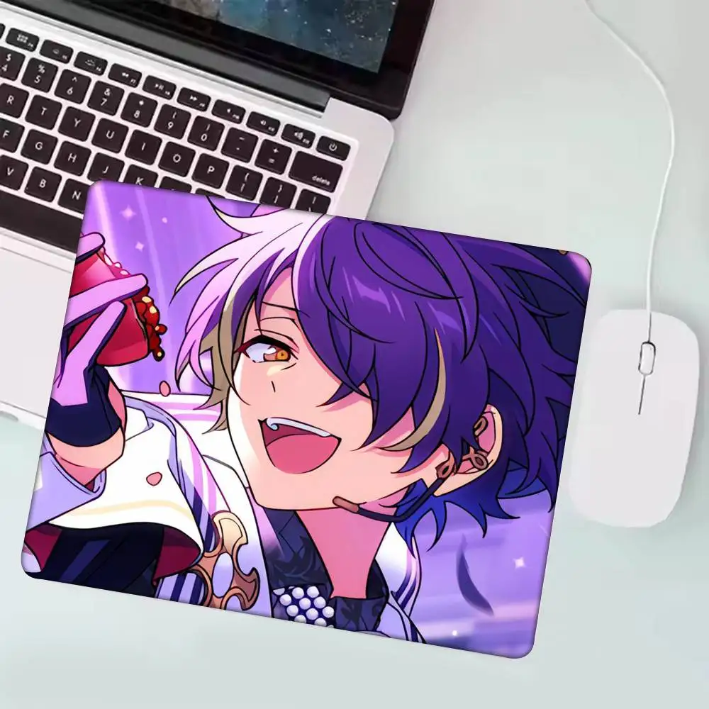 

1 шт. музыкальный игровой коврик для мыши Sengoku Shinobu, маленький LockEdge для геймеров, коврик для компьютерного стола, прямоугольный противоскользящий резиновый коврик