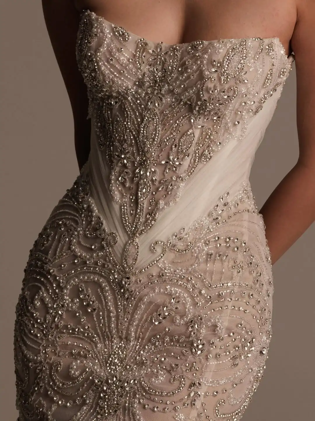 Luxury Trend Mermaid Strapless Beaded Crystal Sequins Detail Tulle Illusion Train Backless Wedding Bridal Evening Prom Dress
