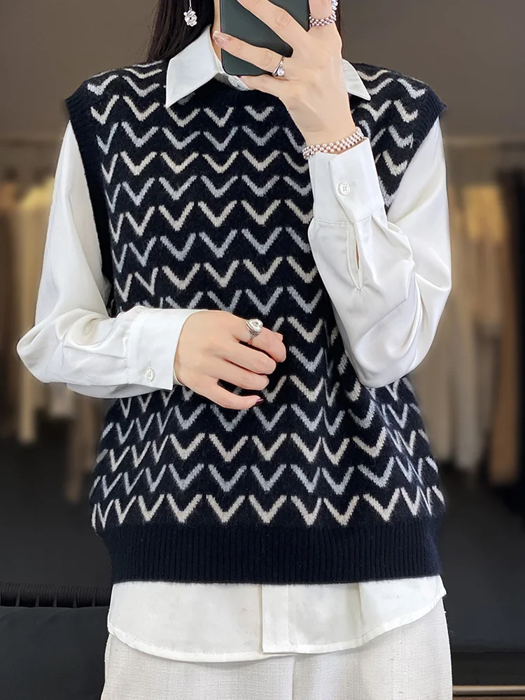 New Autumn And Winter Waistcoat 100% Pure Wool Vest Women's Jacquard Black And White Contrast Outer Wear Knitted Vest Top