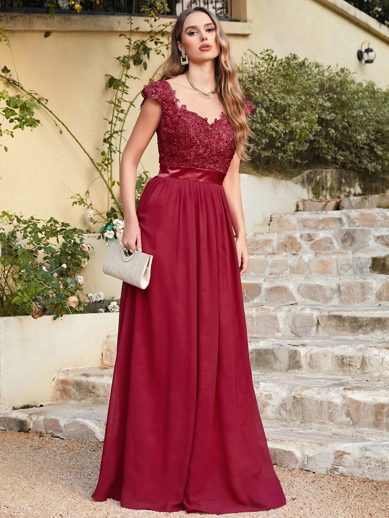 Short Sleeves Burgundy Bridesmaid Dresses Long Beading Pearls Bodice Chiffon  V Neck A Line Maxi Gown Wedding Party  Gowns