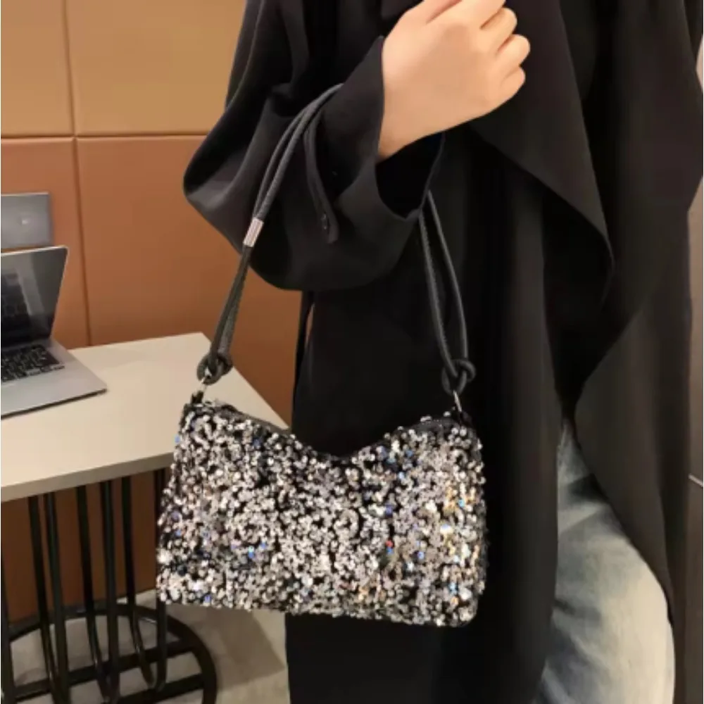 

The Lady's Single-shoulder Bag Is Suitable for Wedding Outings Travels and Photo Shoots It Features A Sequined Design Luxury Bag