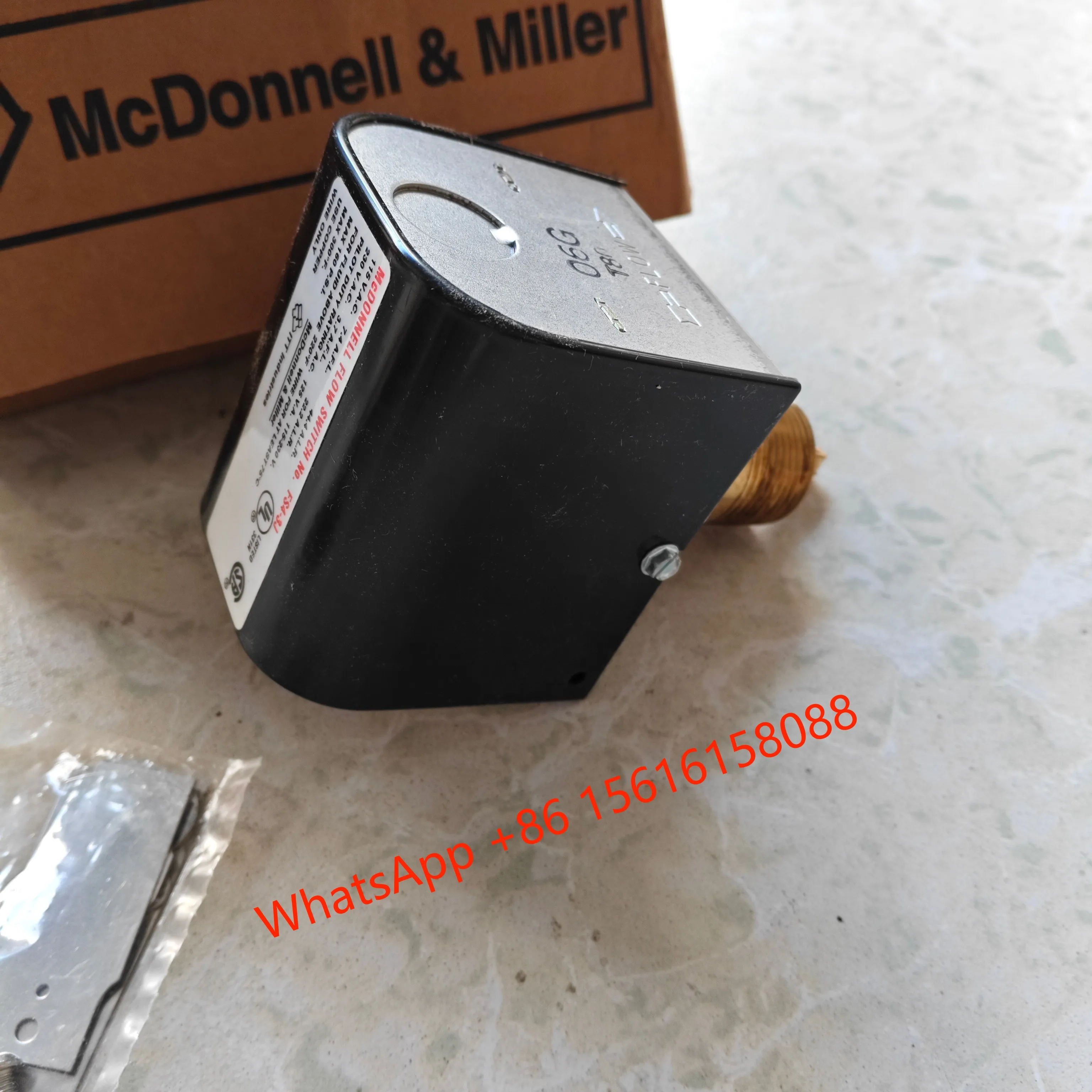 Brand new, original stock (ITT) McDonnell & Miller flow switch FS4-3J, compatible with FS4-3J.