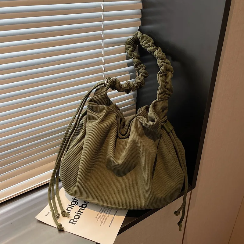 

Модная вельветовая сумка на плечо в корейском стиле, новая простая сумка через плечо большой вместимости, удобная и универсальная текстурная сумка-ведро