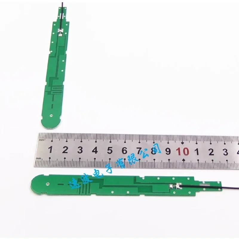 8DBI GSM 3G 4G Built-in Antenna IPEX Interface Internal PCB Board Plate Aerial With 12cm Cable 700-2700MHz Band Antenna