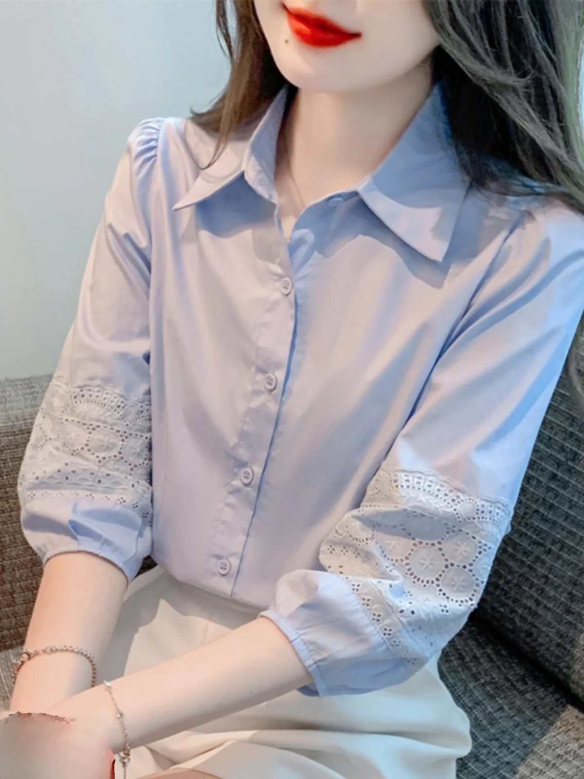 

Женская летняя тонкая универсальная блузка с вырезами и рукавами-фонариками, скрывающая живот, в корейском стиле, с воротником