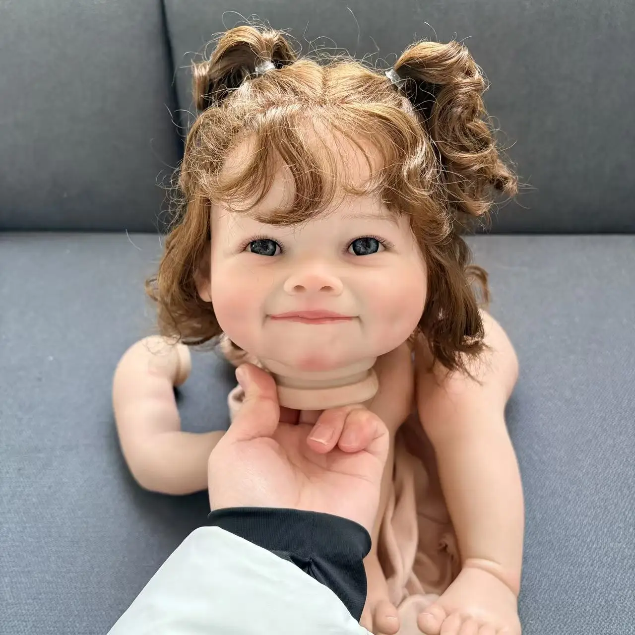 NPK 24''Kit de boneca inacabada feita à mão Bebe Raya peças reborn realistas com cabelo castanho encaracolado