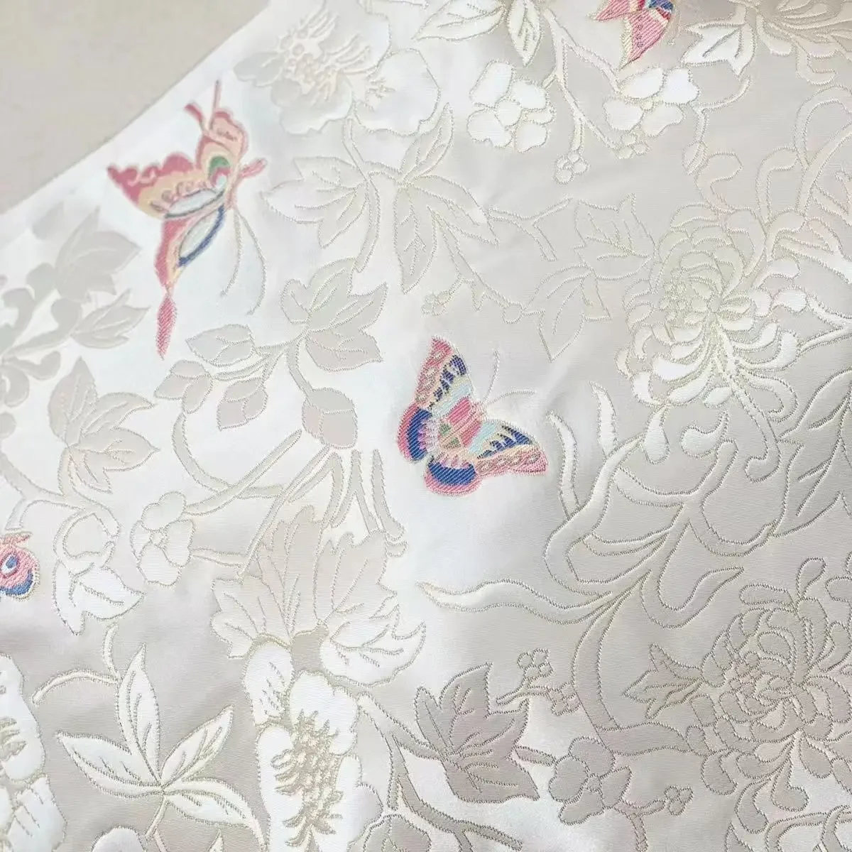 

Жаккардовая ткань цвета допамина в китайском стиле с бабочкой, тканая с золотой нитью для платья ханьфу, высококачественный материал «сделай сам»